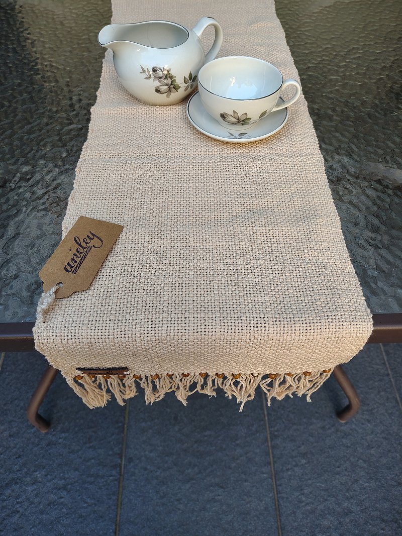 Caminos de mesa Rupu Bolitas tejidas en telar artesanales